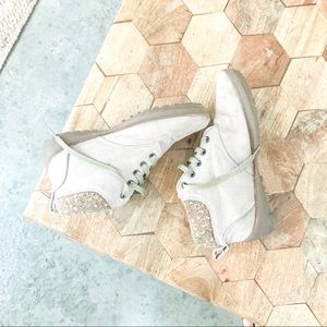 Women Tan Suede Lace Up Winter Boots